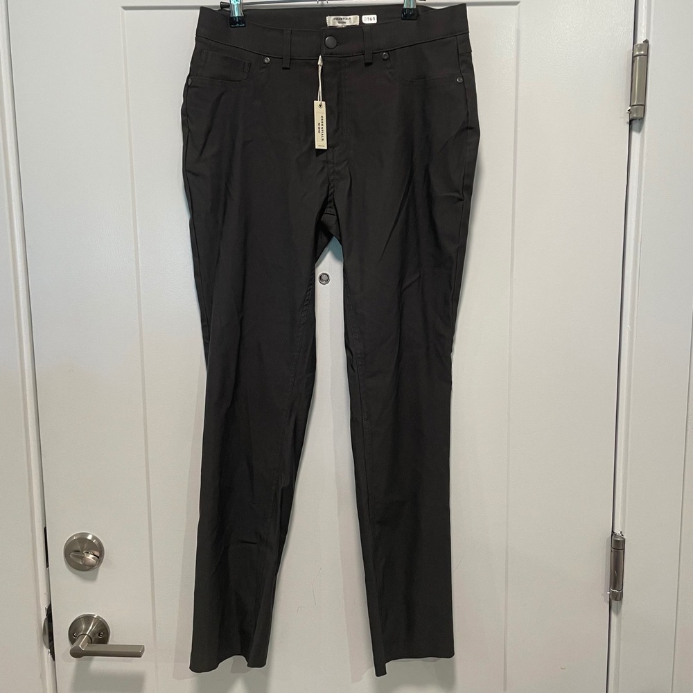 Essentials Sioni Black Straight Leg Five Pocket Pants Womens Medium NWT 0161